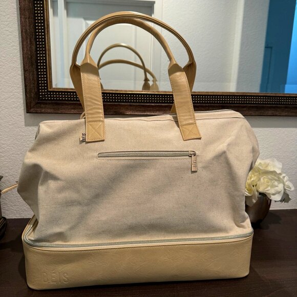 BEIS Handbags - BEIS Weekender Bag in Beige